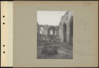 Attigny. L'église bombardée. Déblaiement des décombres