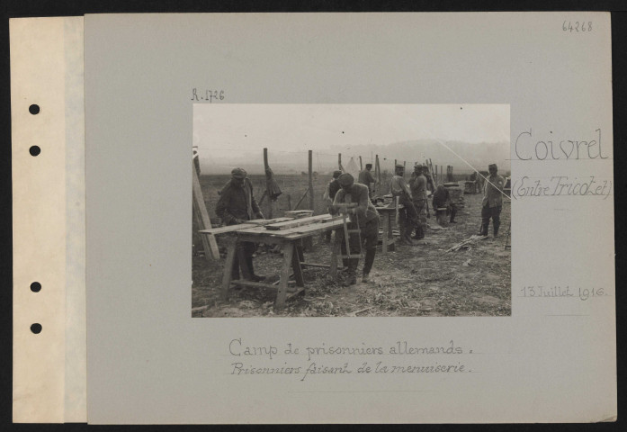 Coivrel (entre Tricot et). Camp de prisonniers allemands : prisonniers faisant de la menuiserie