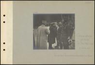 Gérardmer (environs de), Le Saut des Cuves. Le président Poincaré donnant l'accolade à un officier
