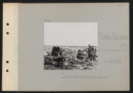 Monchy-Humières (près de). Camion de munitions détruit par un obus allemand