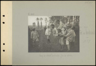 Fère-en-Tardenois. Camp de soldats annamites. Jeux de soldats