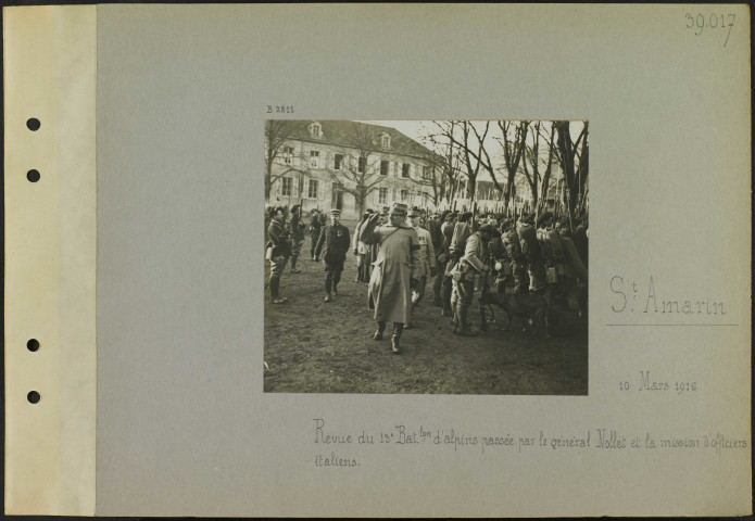 Saint-Amarin. Revue du 13e bataillon d'alpins passée par le général Nollet et la mission d'officiers italiens