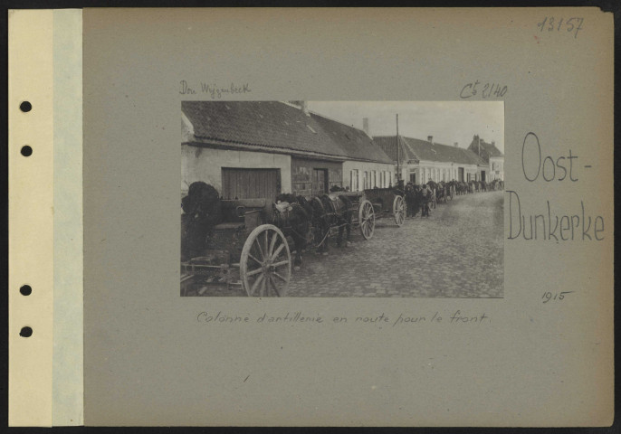 Oost-Dunkerke. Colonne d'artillerie en route pour le front