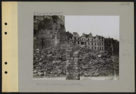Arras. Hôtel de ville bombardé ; au fond, la Petite Place