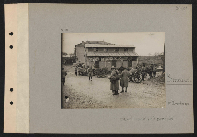 Bernécourt. Lavoir municipal sur la grande place