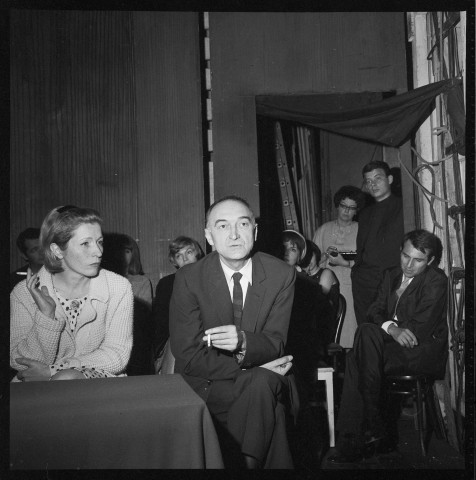 Conférence de presse de Jean-Paul Sartre, François Périer, Jean Vilar et Yvette Etiévant