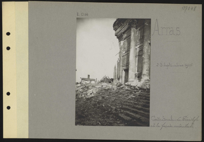 Arras. Cathédrale. Le péristyle et la façade occidentale