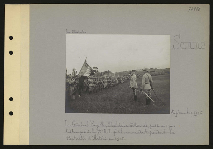 Somme. Le général Fayolle, chef de la 6e armée, passe en revue les troupes de la 70e division d'infanterie qu'il commandait pendant la bataille d'Artois en 1915