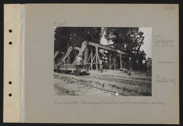 Verberie. Service routier ; transbordeur Dessoliers pour la manutention des pierres