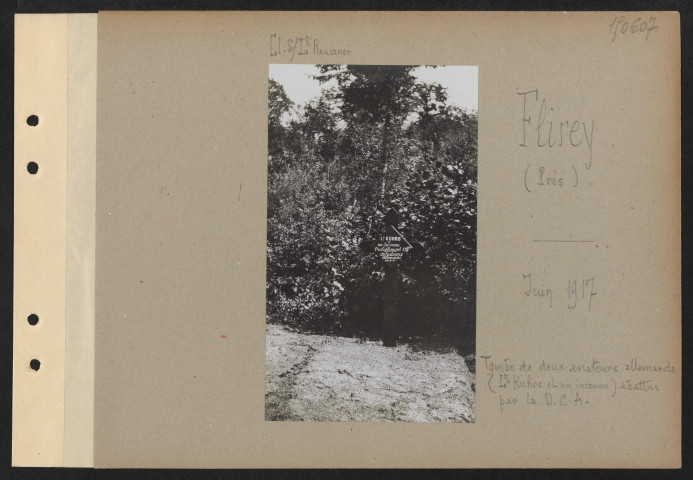 Flirey (près). Tombe de deux aviateurs allemands (lieutenant Kuhrs et un inconnu) abattus par la DCA