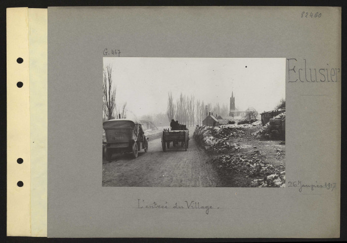 Eclusier. L'entrée du village