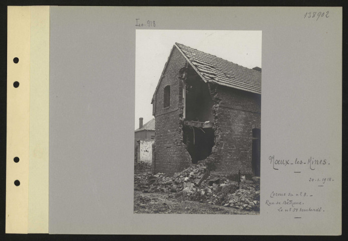 Nœux-les-Mines. Corons du n° 3. Rue de Béthune. Le n° 54 bombardé