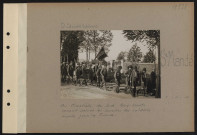 Saint-Mandé. Au cimetière du Sud. Boy-scouts venant saluer les tombes des soldats morts pour la France