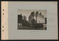 Viézigneux (entre Tracy-le-Val et Tracy-le-Mont). Le château