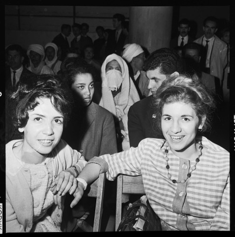 Séminaire de la Fédération mondiale de la Jeunesse démocratique et de la Jeunesse du FLN sur le thème de la lutte contre la colonianisme et le néo-colonialisme (24 avril 1963, Alger, salle Ibn Khaldoun) (début)