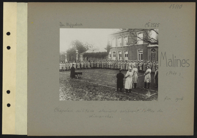 Malines (près). Chapelain militaire allemand célébrant l'office du dimanche