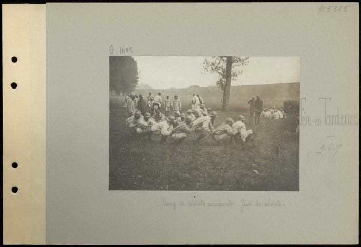 Fère-en-Tardenois. Camp de soldats annamites. Jeux de soldats