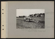 Laverrière. Expérience de motoculture : charrue à tracteur Touraud-Latil