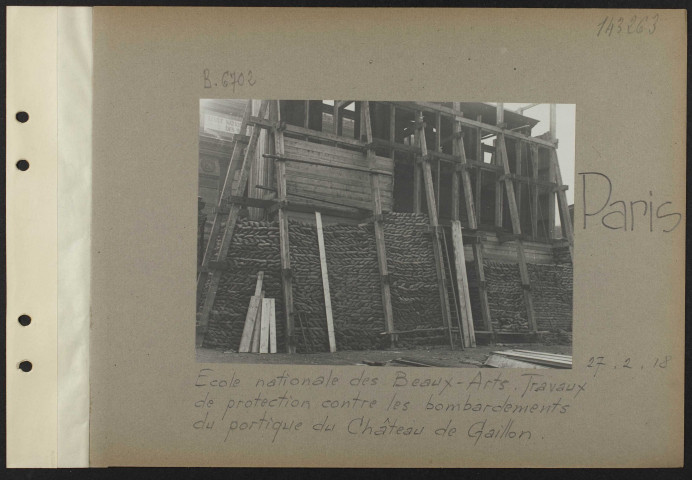 Paris. Ecole nationale des Beaux-Arts. Travaux de protection contre les bombardements du portique du château de Gaillon