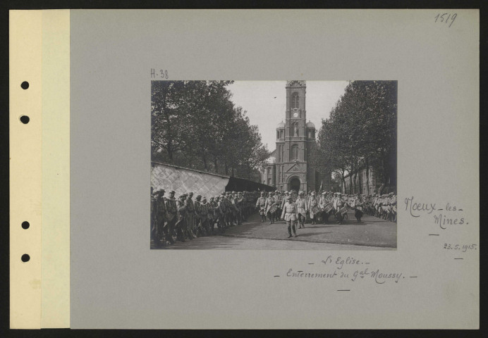 Nœux-les-Mines. L'église. Enterrement du général Moussy