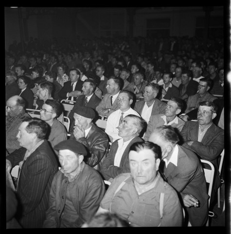 Grève des paysans à Clermont-Ferrand : meeting à la Maison du peuple