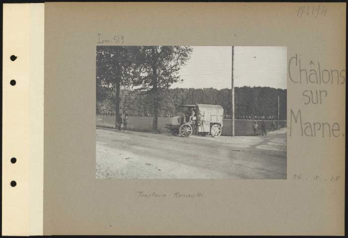 Châlons-sur-Marne. Tracteur Renault