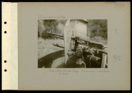 [S.l.]. Automobile blindée belge. L'armement : mitrailleuse et canon