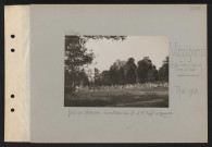 Viézigneux (entre Tracy-le-Val et Tracy-le-Mont). Près du château : cimetière des deuxième et troisième régiments de zouaves