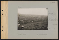 Ferme Les Chambrettes (ouest du Bois des Caurières). Près de la ferme. Le terrain bombardé