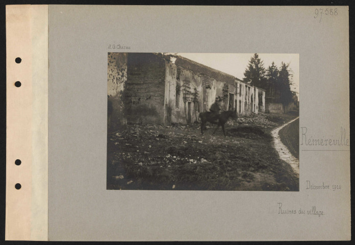 Réméréville. Ruines du village