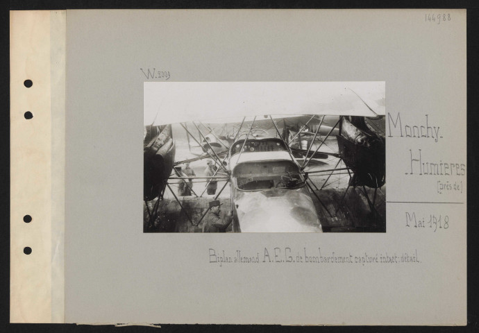 Monchy-Humières. Biplan allemand AEG de bombardement capturé intact : détail