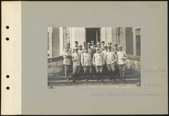 Savigny-sur-Ardres. Le général Azibert et l'état-major du 2e groupe d'armée direction des étapes et des services