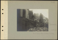 Soissons. Rue du commerce. Maisons bombardées et incendiées