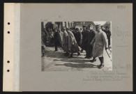 Noyon. Visite du président Poincaré : le cortège présidentiel ; à droite, généraux Franchet d'Esperey, Nivelle, Humbert