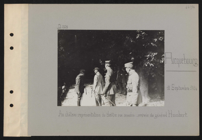 Ricquebourg. Au château : représentation du théâtre aux armées : arrivée du général Humbert