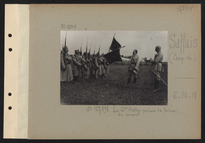 Saffais (camp de). Cf. n° 167898. Le général Haller pendant la lecture du serment