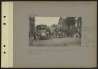 Coxyde-Bains. Un coin du village. Au premier plan, ambulances françaises