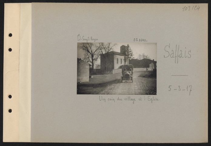 Saffais. Un coin du village et l'église