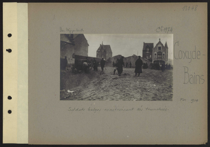 Coxyde-Bains. Soldats belges construisant des tranchées
