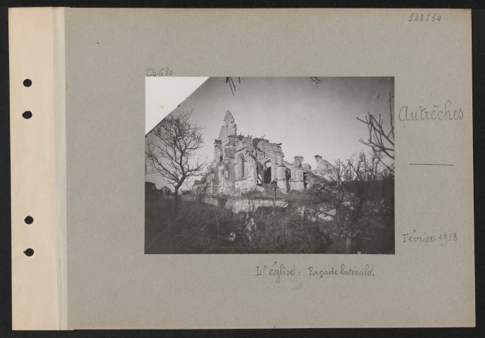 Autrêches. L'église : façade latérale