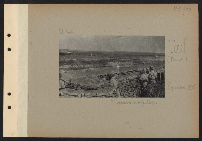 Toul (devant). Manœuvres d'infanterie