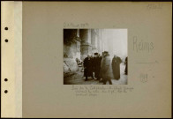 Reims. Près de la cathédrale. Monsieur Lloyd George visitant la ville. Au deuxième plan, monseigneur le cardinal Luçon