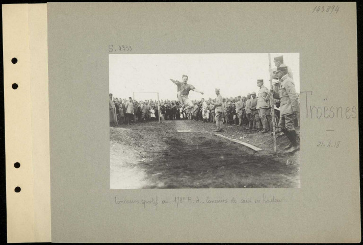 Troësnes. Concours sportif au 178e régiment d'artillerie. Concours de saut en hauteur