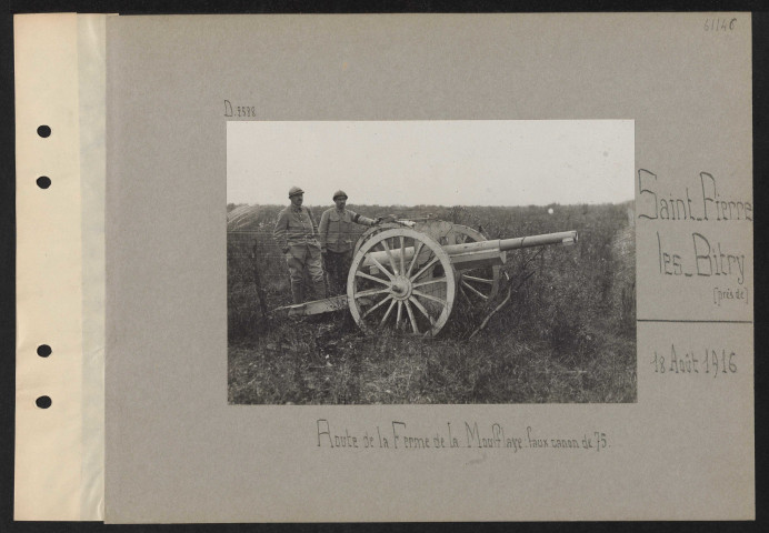 Saint-Pierre-les-Bitry (près de). Route de la ferme de la Moufflaye : faux canon de 75