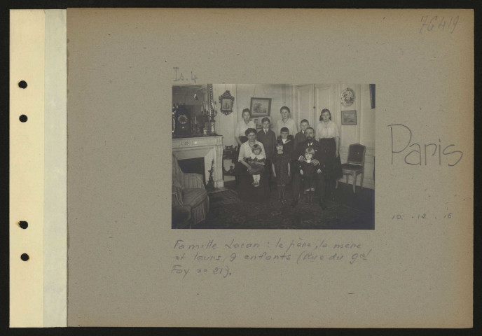 Paris. Famille Lacan : le père, la mère et leurs neuf enfants (rue du Général Foy, numéro 21)