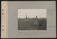 Saint-Martin-aux-Bois (près). Revue du 10e CA par le général Anthoine : le drapeau du deuxième RI