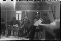 Réunion de la rédaction de Révolution Africaine en mars 1963