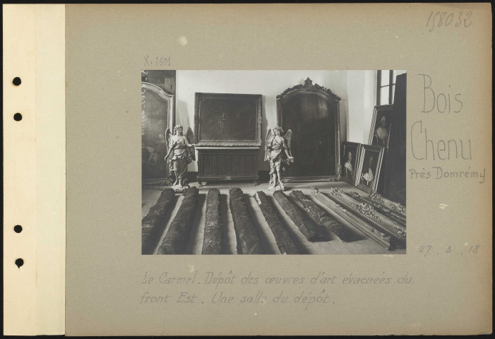 Bois Chenu (près Domrémy). Le Carmel. Dépôt des œuvres d'art évacuées du front Est. Une salle du dépôt