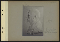 S.l. Lieutenant général belge Proost. Buste par le sculpteur sergent Eng. de Bremaecker