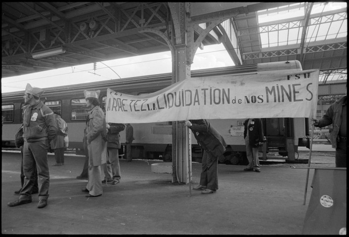 Manifestation des mineurs à la gare de l'Est